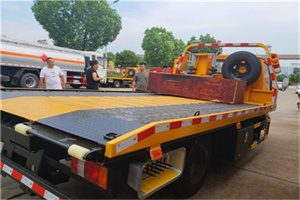 石拐附近拖车电话号码服务