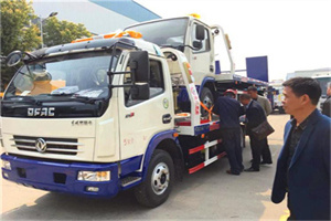 石拐汽车道路救援拖车价格